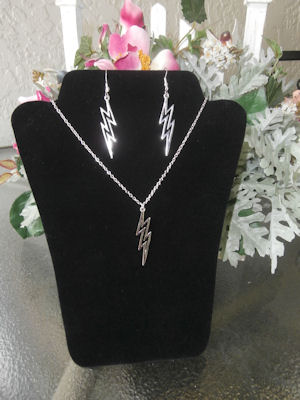 inexpensive long necklaces